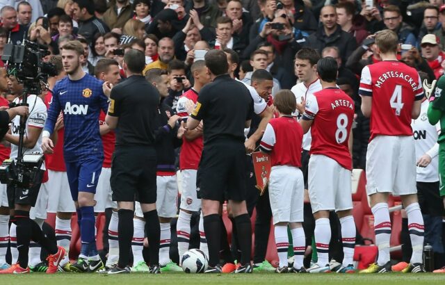 Arsenal dal United čestnú stráž po víťazstve titulu v roku 2013