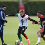 Mikel Arteta vydáva aktualizáciu správ o tíme Arsenal so zranenou hviezdou pripravená urobiť prekvapenie návratu vs PSG