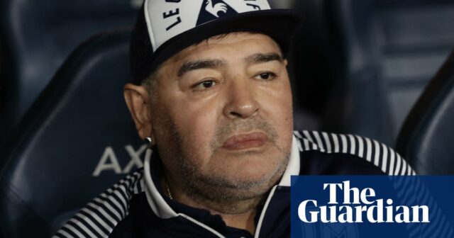 Mistrial bol vyhlásený za nedbanlivú smrť futbalovú legendu Diego Maradona | Diego Maradona

