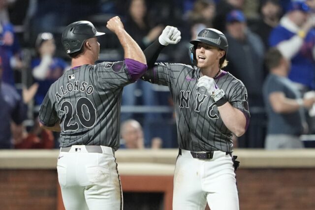 MLB: Chicago Cubs v New Yorku v Meedia