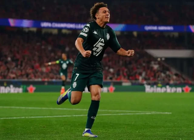 Mladý mních "snívanie" Barcelona Switch

