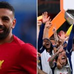 Mo Salah montre de vraies couleurs alors qu'il «trolls man utd» quelques minutes après avoir écrasé la perte des éperons