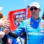 Motor Denny Hamlin vyhodí do povetria, auto zapáli pri strašidelnom incidente
