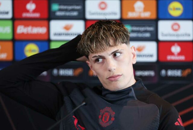 3-4-2-1 Manchester United Preeded Beater Viсades West Ham United