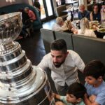 NHL odmeňuje učiteľa SoCal, ktorý na spojenie svojich študentov používa hokej
