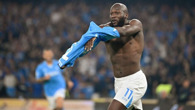Napoli Edge Out Inter Miláno, aby ste získali titul 4. Serie a

