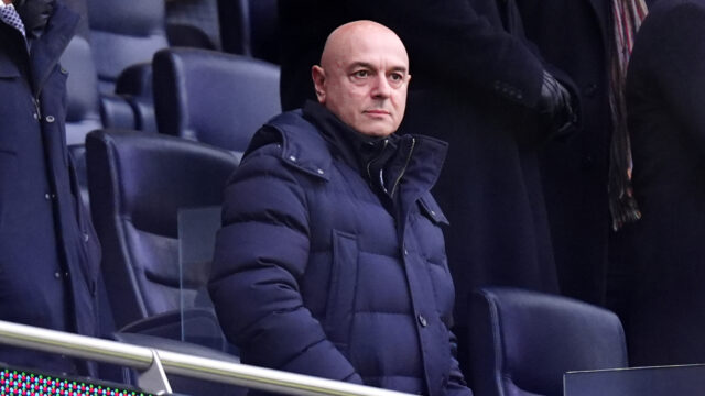 Názor TTLB: Prečo by sa mal Tottenham pozerať na 19-ročný všestranný zadok, ktorý sa v zime takmer presťahoval do Brightonu?

