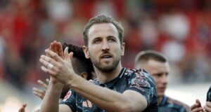 Názov Mám kliatbu: Angličtina Forward vyhrá prvú veľkú kariéru korunu ako Bayern Sealo 34. Bundesliga

