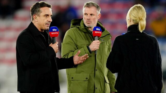 Neville, The Cachian sa zráža s Man Utd, diskusia o veľkosti Liverpoolu. "Sú 16 .."

