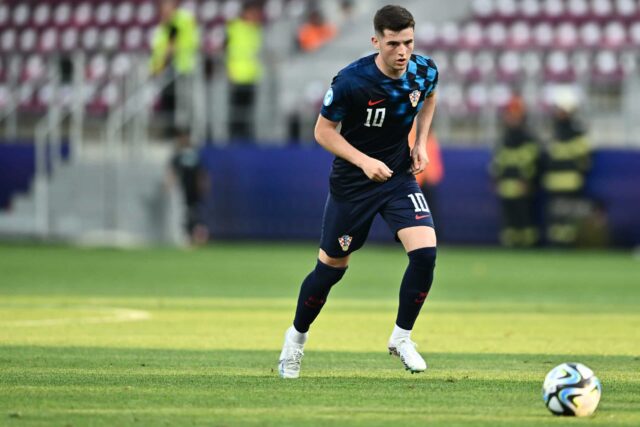 Newcastle United „nadviazal kontakt“, aby podpísal 21 miliónov GBP Midden

