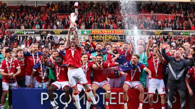Deeney tvrdil, že „nikto sa o Wrexham nezaujíma napriek ich vzostupu v ligách