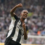 Newcastle sú v silnej polohe, ale tvárou v tvár robustným hrám proti Chelsea a Arsenal (PA Wire)