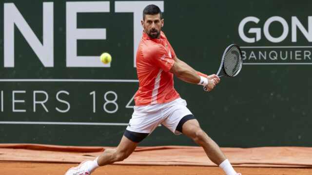 Novak Djokovic 3 zápasy Loses, Matteo Arnaldi súpravy renatch

