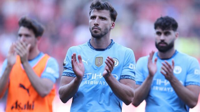 Obranca Man City je v úbohej strate hlavy, pretože „odmietnutie hrať“. „Nie je to dobré pre nikoho“

