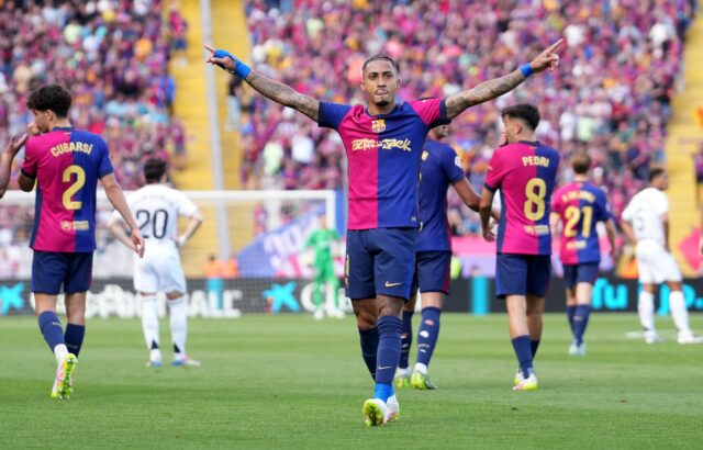 Flick a Barcelona oslavujú v Clasico.