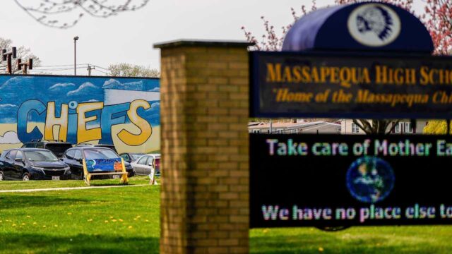 Oddelenie vzdelávania nájde zákaz indického maskota v New Yorku „diskriminačný“

