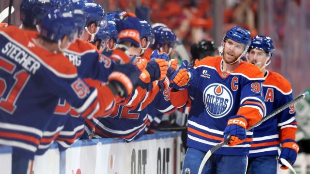 Oilers-Stars hrajú 3 jedlá, skorý pohľad na hru 4

