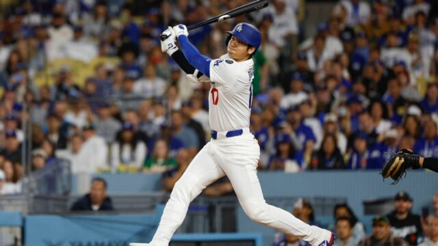 Okhtani označuje Bobblehead Night s 2 hodiny v Dodgers Rout

