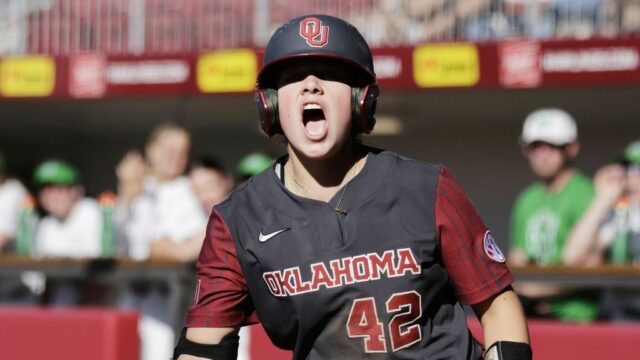 Oklahoma postupuje do deviateho po sebe idúcich WCWS

