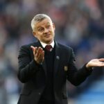 Londýn, Anglicko - 30. októbra: Ole Gunnar Solskjaer zahŕňa Harryho Maguire z Manchester United po víťazstve ich strany v zápase Premier League medzi Tottenham Hotspur a Manchester United na štadióne Tottenham Hotspur 30. októbra 2021 v Londýne v Anglicku. (Foto: Mike Hewitt/Getty Images)