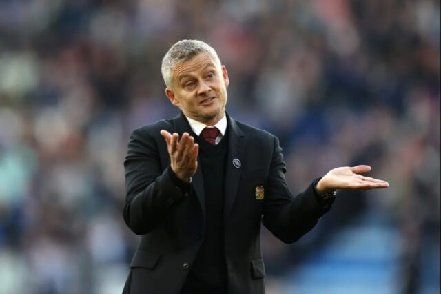 Londýn, Anglicko - 30. októbra: Ole Gunnar Solskjaer zahŕňa Harryho Maguire z Manchester United po víťazstve ich strany v zápase Premier League medzi Tottenham Hotspur a Manchester United na štadióne Tottenham Hotspur 30. októbra 2021 v Londýne v Anglicku. (Foto: Mike Hewitt/Getty Images)
