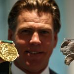 Olympijský Great Gary Hall Jr stratil medaily z La Wildfires nahradený IOC