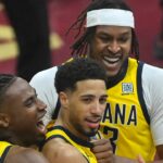 Pacers 'Haliburton robí Wild 3 na dokončenie návratu, vezmite vedenie 2-0 na Cavs