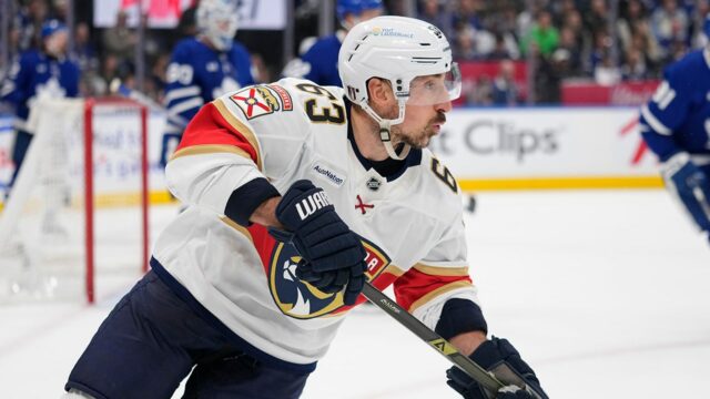 Panthers 'Brad Marchand vytvára históriu v hre 7 vyhrá Maple Leafs

