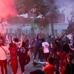Paríž zostupuje do chaosu s 81 zatknutiami po nepokojoch s víťazstvami Ligy majstrov PSG