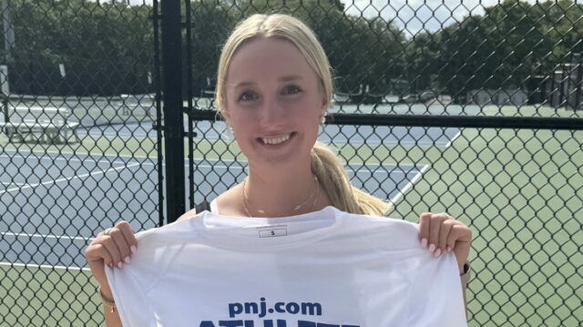 Pensacola Catholic Girls Tennis 'Libby Clerehly vyhrá Pnj atlét týždňa

