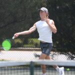 Pensacola katolícky kameň Justin Lyons súťažia s tenisovými majstrovstvami Pensacola Pro