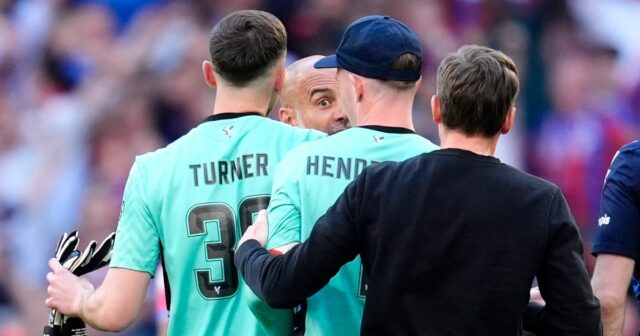 Pep Guardiola a Dean Henderson v Furious Row po Crystal Palace vyhral Man City

