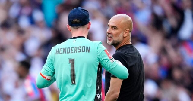Pep Guardiola 'a appelé Dean Henderson une honte' pendant l'échange final chauffé en FA Cup
