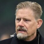 Peter Schmeichel zabuchne Mikel Artetu a tvrdí, že „Control Freak“ zhoršil Arsenalu