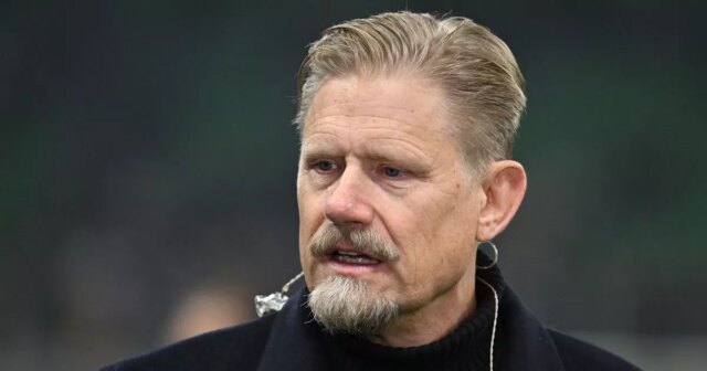 Peter Schmeichel zabuchne Mikel Artetu a tvrdí, že „Control Freak“ zhoršil Arsenalu

