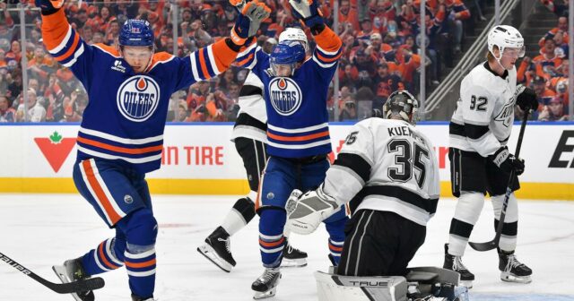 Play -off NHL: Oilers eliminujú kráľov na štvrtú po sebe nasledujúcu sezónu

