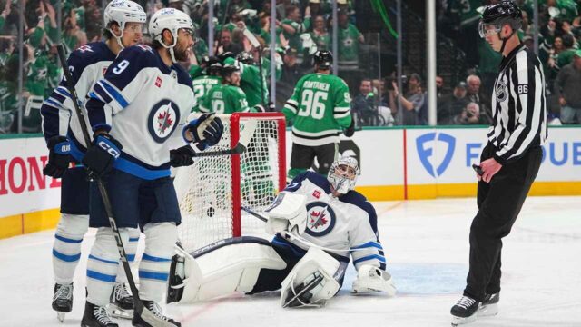 Play-off Stanley Cup: Kontroverzné góly Upards Stars-Jets Game 3

