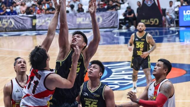 Calvin Ophtana (tretí vľavo) pokazil mnoho funkcií interiéru TNT. —PBA obrázky
