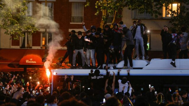 PSG -FAN oslávili Fabian Ruizs, ktoré sa otvárajú na uliciach ...