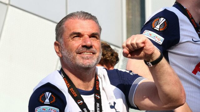 Posecoglou sľubuje fanúšikom Tottenhamu viac úspechov budúcu sezónu

