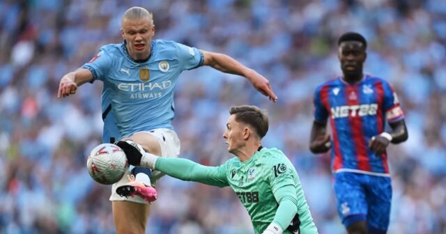 Pourquoi Var n'a pas envoyé Dean Henderson pour le handball `` Car Card '' à l'extérieur de la FA Cup Final
