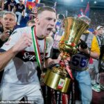 Ferguson oslavuje s talianskym pohárom po nezabudnuteľnej noci v Rímskom Olympico Stadio Olympico