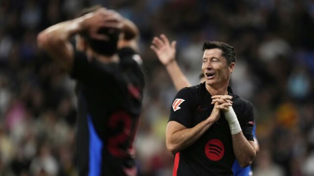 Prečo Espanyol zápas Barcelona La Liga krátko zastavil v prvom polčase?

