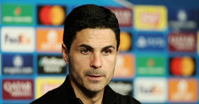 Prečo Mikel Arteta chce, aby hráči Arsenalu dali Liverpoolu čestnú strážcu

