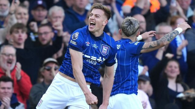 Prenos povestí, správy: Delap si vybrať medzi Chelsea, Man Utd

