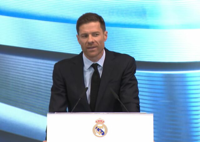 Alonso trénoval v Real Madrid's Youth Academy. 