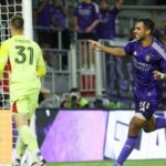 Prvý klobúk Martin Ojeda zdvíha Orlando, aby kreslil s otáčkami