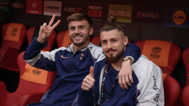 Radu Dragusin pošle fanúšikovia Tottenhamu pred finále Európskej ligy proti MAN UTD fanúšikom Tottenhamu

