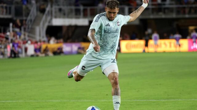 Rapids-RSL zhodovanie sa formuje pre nízke skóre.

