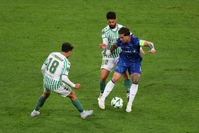 Real Betis Star označila počas vykreslenia záverečných účtov Ligy konferencie Chelsea Conference League „Lepšie ako Cole Palmer“

